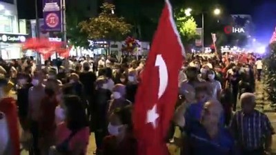  Niğde'de Zafer Bayramı'nda fener alayı yürüyüşü düzenlendi Videosu