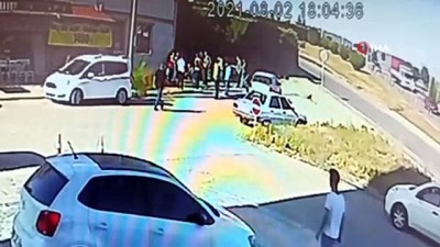 yasli adam -  Genç kızın yaşlı adamı hayata döndürdüğü anlar güvenlik kameralarına yansıdı Videosu