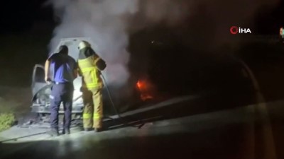   İznik'te otomobil alev alev yandı