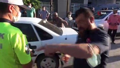 alkollu surucu -  Park halindeki araçlara çarpan sürücü “Benim devlete hiçbir sıkıntım yok, alkollüyüm” Videosu