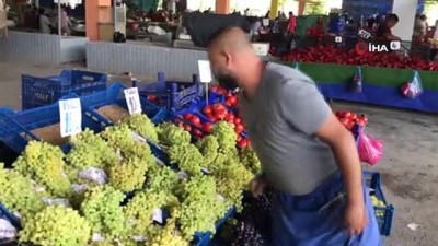 semt pazari -  Pazarda yaz meyvelerine yoğun ilgi Videosu
