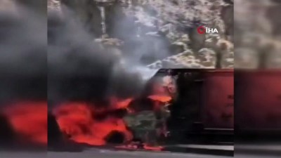 sondurme tupu -  Tıbbi atık kamyonu seyir halindeyken alev aldı Videosu