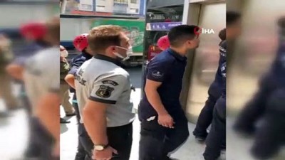 mahsur kaldi -  Avcılar’da sıcak havada metrobüs asansöründe mahsur kaldılar Videosu