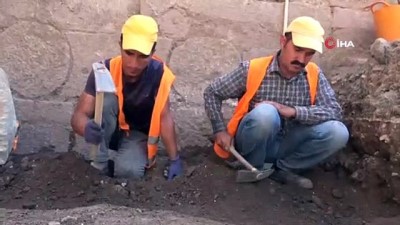 el bombasi -  Diyarbakır'da 782 adet 1. Dünya Savaşı'na ait el bombası bulundu Videosu