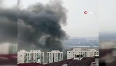  Esenyurt'ta depo yangını