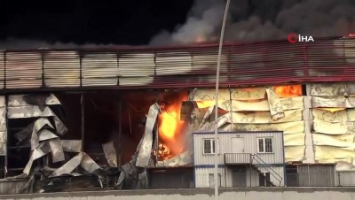 yukselen -  Esenyurt'ta lojistik deposunda büyük yangın Videosu