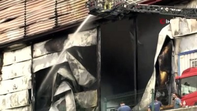 yukselen -  Esenyurt'ta lojistik deposunda çok büyük yangın Videosu