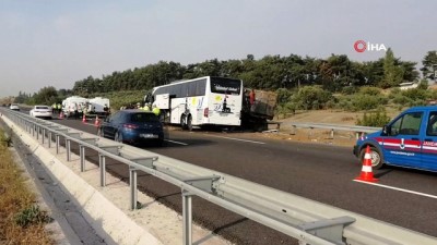 guvenlik onlemi -  Manisa’da otobüs tıra çarptı: 9 ölü, 30 yaralı Videosu