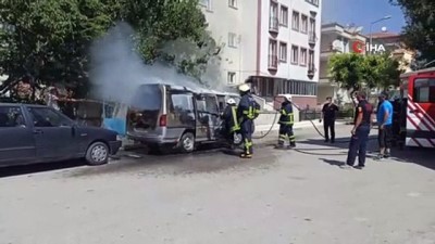 ticari arac -  Park halindeki ticari araç alev alev yandı Videosu