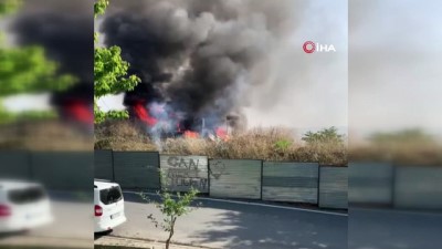 memur -  Üsküdar’da işçilerin kaldığı konteyner alev alev yandı Videosu