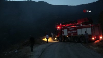 helikopter -  Yerleşim yeri yakınında başlayan yangın büyümeden söndürüldü Videosu