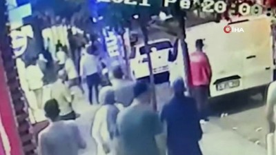  İstanbul’da korkunç cinayet kamerada: İzmarit kavgasında çakıyla kalbinden bıçakladı