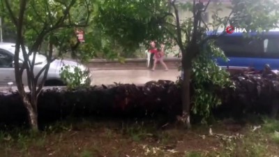 helikopter -  Sütçüler’deki yangın bölgesinde yağmur sevinci Videosu