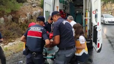 is makinesi -  Manavgat yangınında çalışan Karaman Gönüllü Hafriyatçılar Birliği konvoyunda kaza: 1 yaralı Videosu