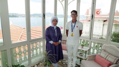 olimpiyat -  Mete Gazoz, Emine Erdoğan'ı ziyaret etti Videosu