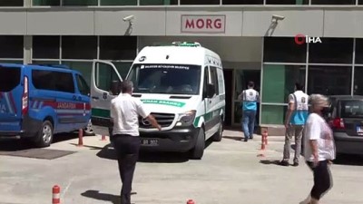 cenaze -  Morg önünde büyük acı...Kaza sonrası teşhis edilen cenazeler ailelerine teslim ediliyor Videosu