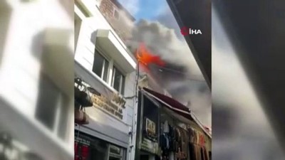cati kati -  Eminönü'nde binanın çatı katındaki jeneratörde yangın Videosu