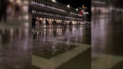  - Venedik'in ünlü Piazza San Marco Meydanı’nı su bastı