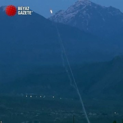 Irak'ın kuzeyindeki PKK hedefleri obüslerle vuruldu!